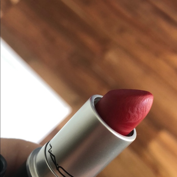 MAC full size lipstick Ruby Woo - Picture 3 of 3